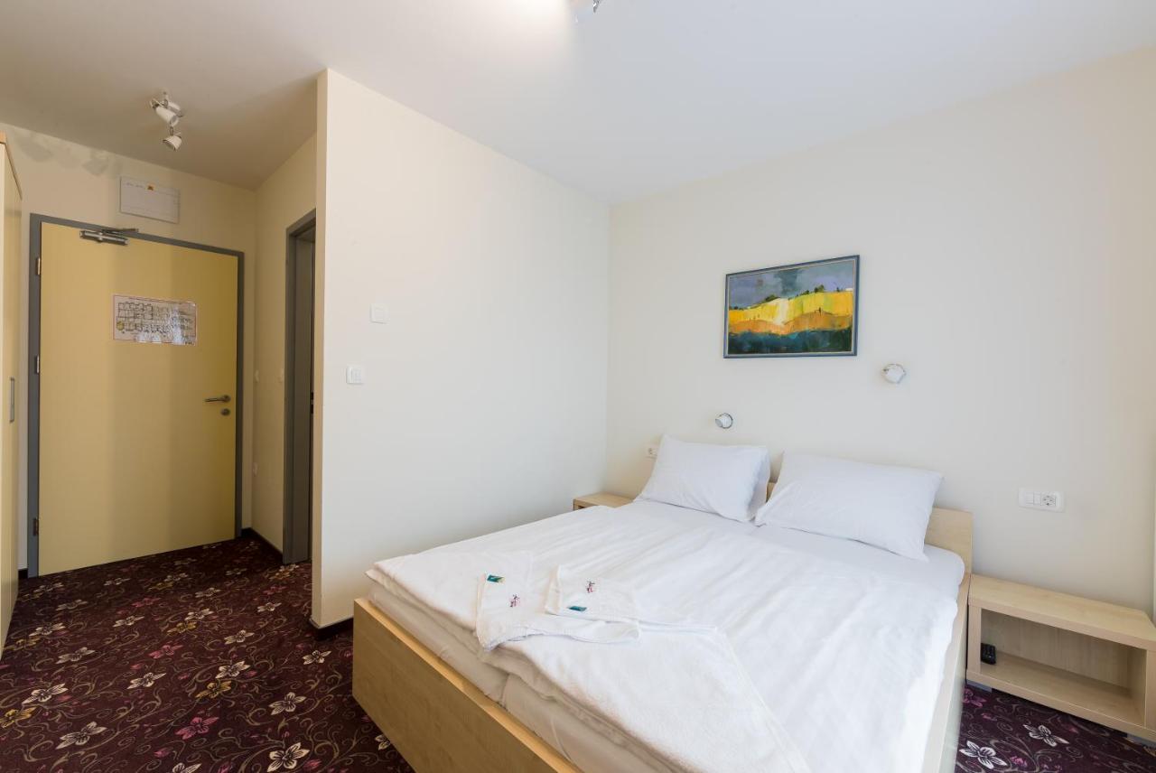 Hotel Jakec Trije Kralji Na Pohorju Zgornja Loznica Zewnętrze zdjęcie
