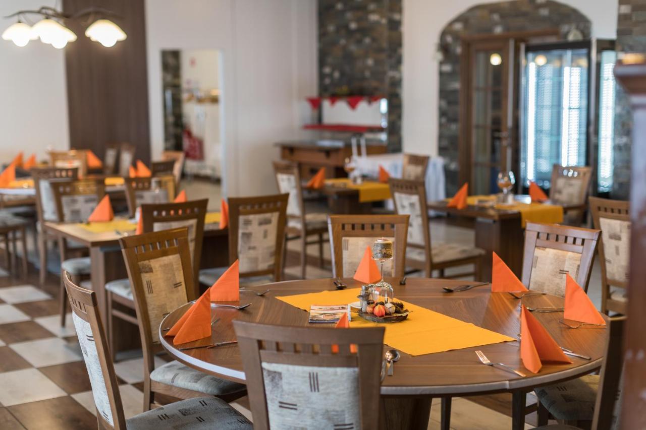 Hotel Jakec Trije Kralji Na Pohorju Zgornja Loznica Zewnętrze zdjęcie